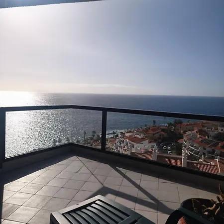 Con Vistas Al Mar Y Acantilados De Gigantes En * פוארטו דה סנטיאגו