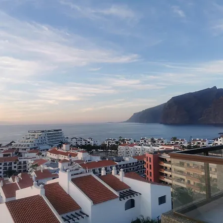 Con Vistas Al Mar Y Acantilados De Gigantes En Puerto De Santiago Apartment *
