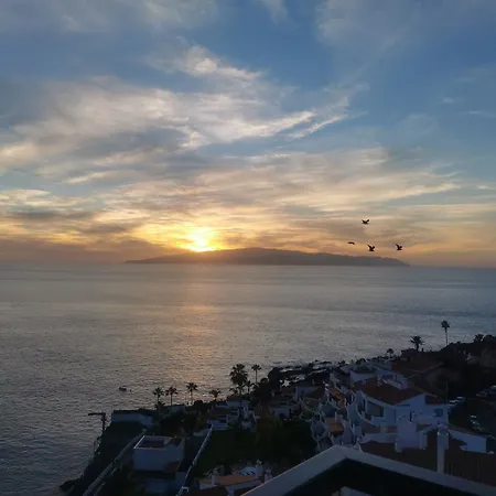 Con Vistas Al Mar Y Acantilados De Gigantes En דירה פוארטו דה סנטיאגו