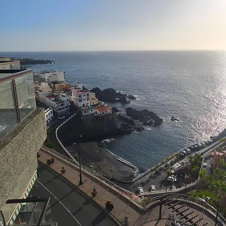 Con Vistas Al Mar Y Acantilados De Gigantes En * פוארטו דה סנטיאגו